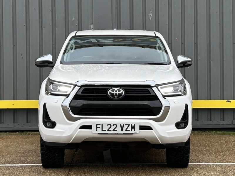 Toyota 2.4 D-4D Invincible Pickup Double Cab 4dr Diesel Manual 4WD Euro 6 (s/s) (150 ps)