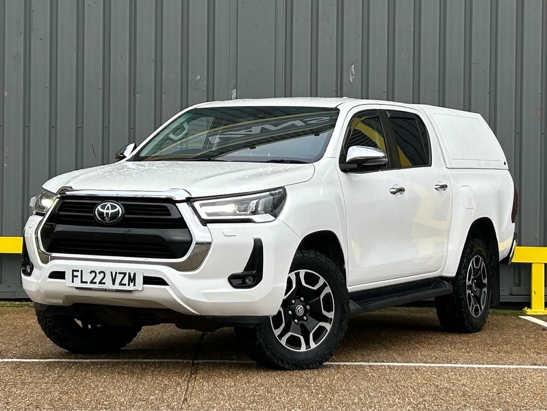 Toyota 2.4 D-4D Invincible Pickup Double Cab 4dr Diesel Manual 4WD Euro 6 (s/s) (150 ps)