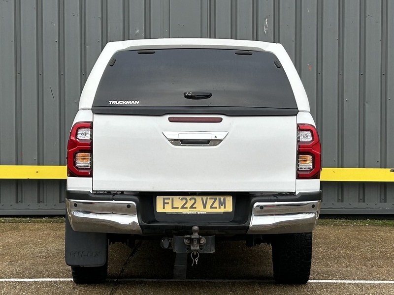 Toyota 2.4 D-4D Invincible Pickup Double Cab 4dr Diesel Manual 4WD Euro 6 (s/s) (150 ps)