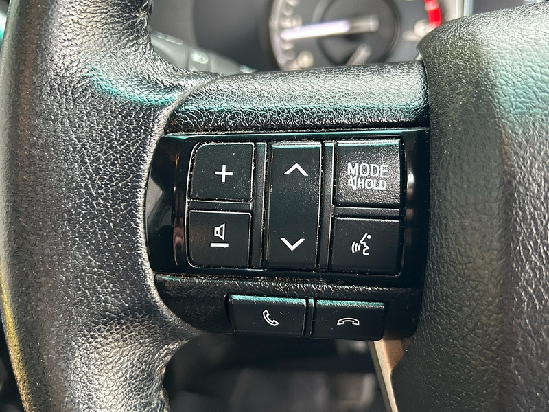 Toyota 2.4 D-4D Invincible Pickup Double Cab 4dr Diesel Manual 4WD Euro 6 (s/s) (150 ps)