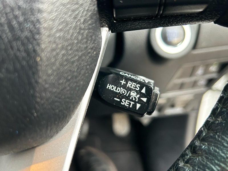 Toyota 2.4 D-4D Invincible Pickup Double Cab 4dr Diesel Manual 4WD Euro 6 (s/s) (150 ps)