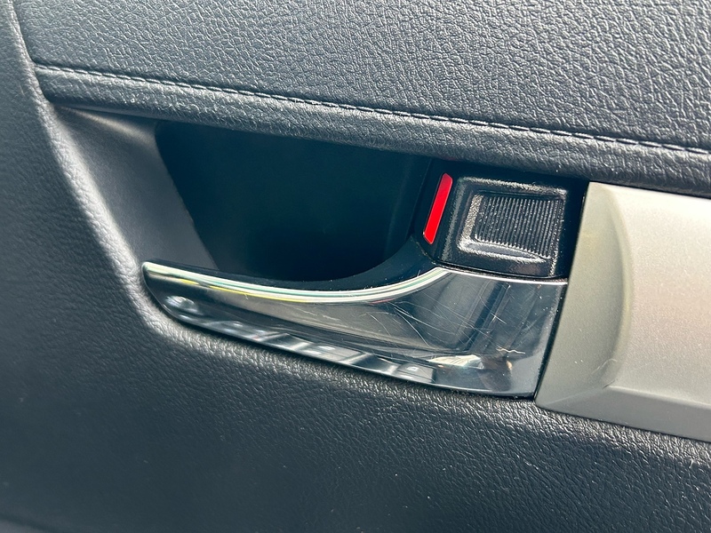 Toyota 2.4 D-4D Invincible Pickup Double Cab 4dr Diesel Manual 4WD Euro 6 (s/s) (150 ps)