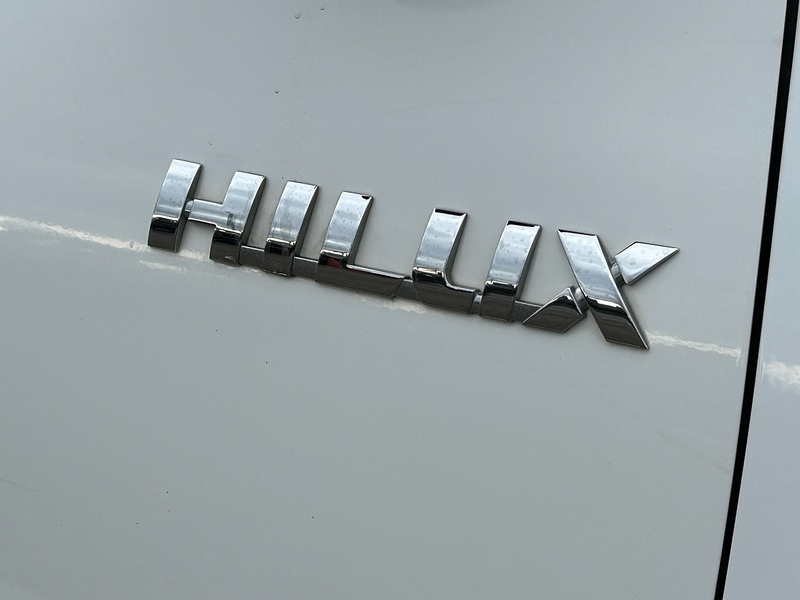 Toyota 2.4 D-4D Invincible Pickup Double Cab 4dr Diesel Manual 4WD Euro 6 (s/s) (150 ps)