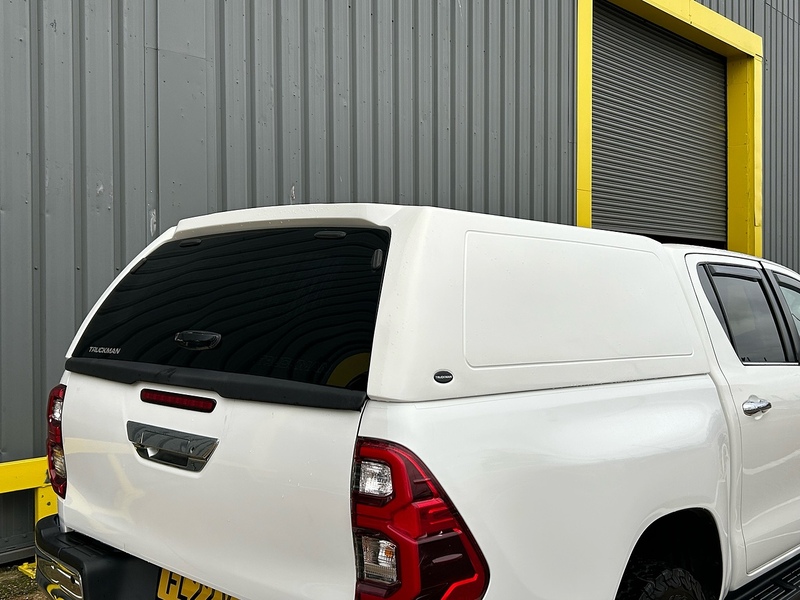 Toyota 2.4 D-4D Invincible Pickup Double Cab 4dr Diesel Manual 4WD Euro 6 (s/s) (150 ps)