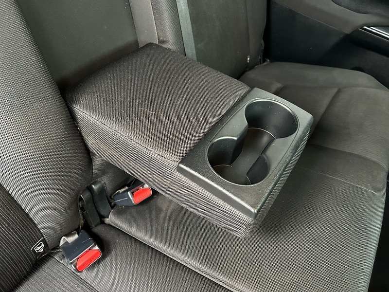 Toyota 2.4 D-4D Invincible Pickup Double Cab 4dr Diesel Manual 4WD Euro 6 (s/s) (150 ps)