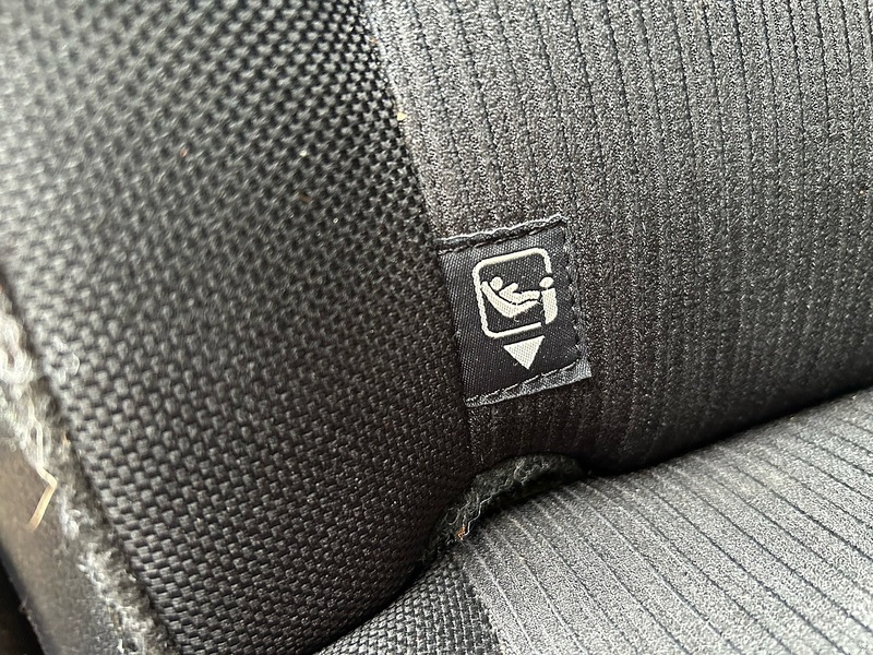 Toyota 2.4 D-4D Invincible Pickup Double Cab 4dr Diesel Manual 4WD Euro 6 (s/s) (150 ps)