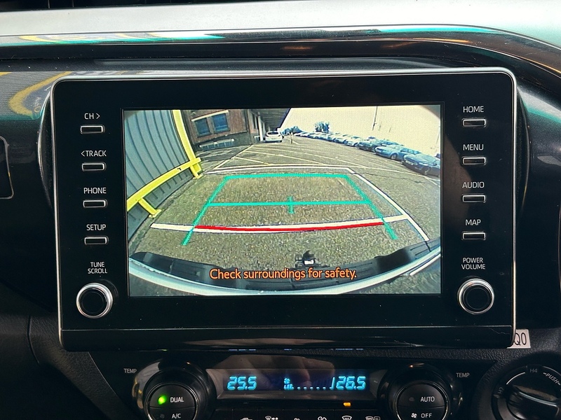 Toyota 2.4 D-4D Invincible Pickup Double Cab 4dr Diesel Manual 4WD Euro 6 (s/s) (150 ps)