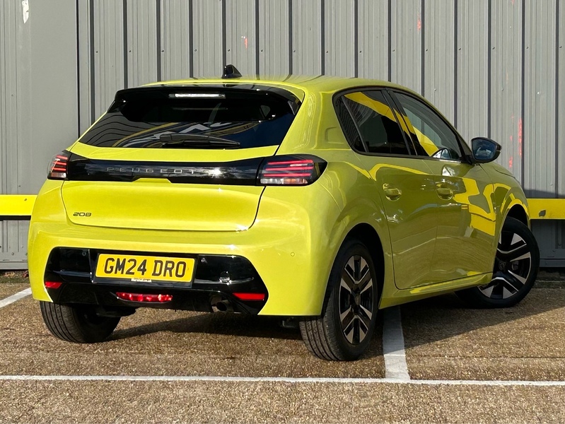 Peugeot 1.2 PureTech Allure Hatchback 5dr Petrol Manual Euro 6 (s/s) (100 ps)