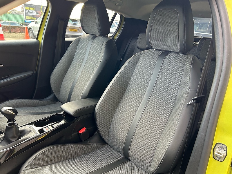 Peugeot 1.2 PureTech Allure Hatchback 5dr Petrol Manual Euro 6 (s/s) (100 ps)