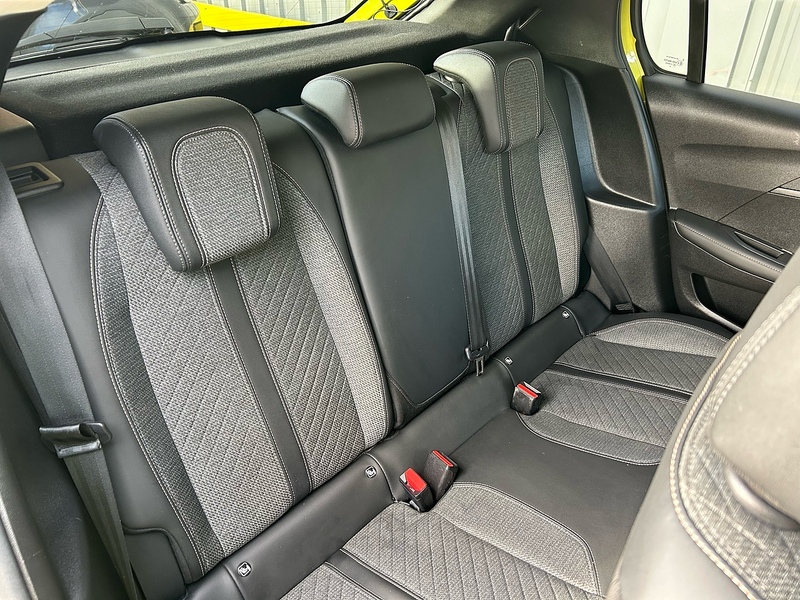 Peugeot 1.2 PureTech Allure Hatchback 5dr Petrol Manual Euro 6 (s/s) (100 ps)