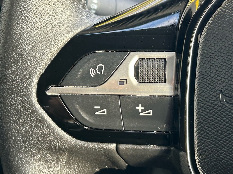 Peugeot 1.2 PureTech Allure Hatchback 5dr Petrol Manual Euro 6 (s/s) (100 ps)