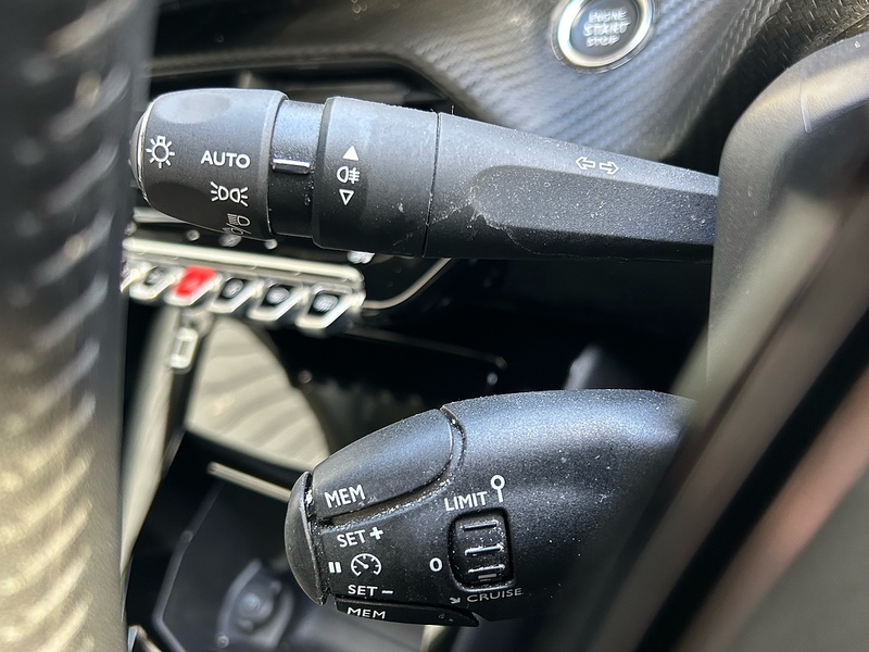 Peugeot 1.2 PureTech Allure Hatchback 5dr Petrol Manual Euro 6 (s/s) (100 ps)