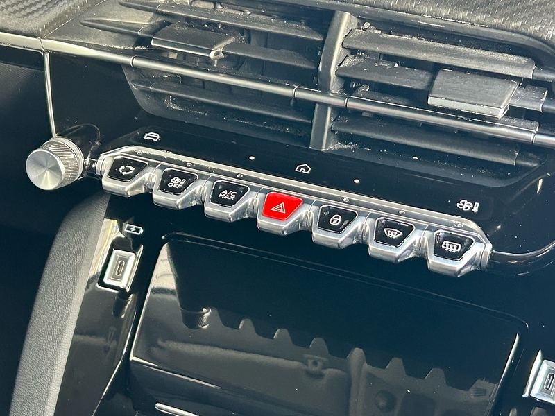 Peugeot 1.2 PureTech Allure Hatchback 5dr Petrol Manual Euro 6 (s/s) (100 ps)