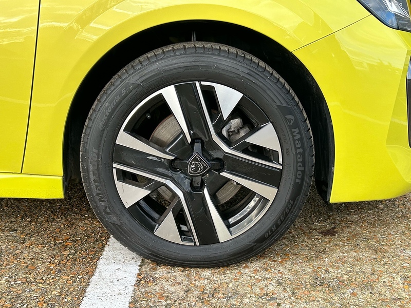 Peugeot 1.2 PureTech Allure Hatchback 5dr Petrol Manual Euro 6 (s/s) (100 ps)