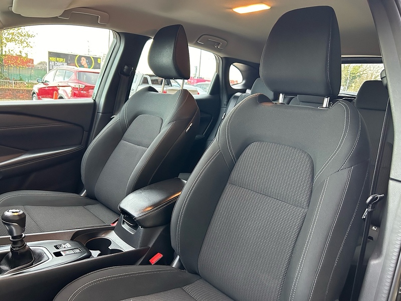 Nissan 1.3 DIG-T MHEV Acenta Premium SUV 5dr Petrol Hybrid Manual Euro 6 (s/s) (140 ps)