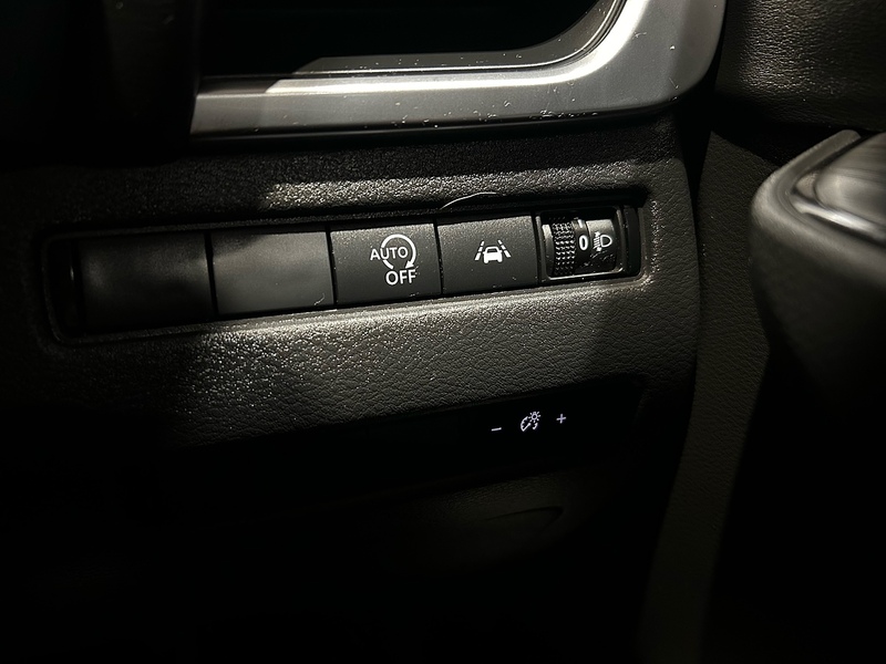 Nissan 1.3 DIG-T MHEV Acenta Premium SUV 5dr Petrol Hybrid Manual Euro 6 (s/s) (140 ps)