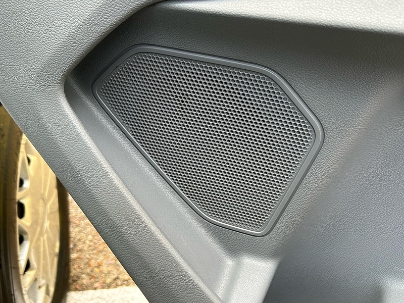 Ford 2.2 TDCi 350 HDT Trend Minibus 4dr Diesel Manual L2 H2 (196 g/km, 123 bhp)