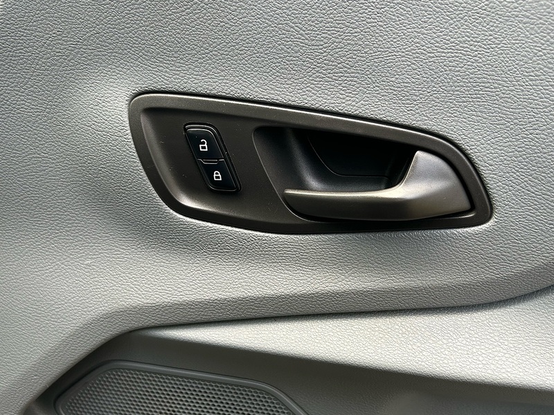 Ford 2.2 TDCi 350 HDT Trend Minibus 4dr Diesel Manual L2 H2 (196 g/km, 123 bhp)