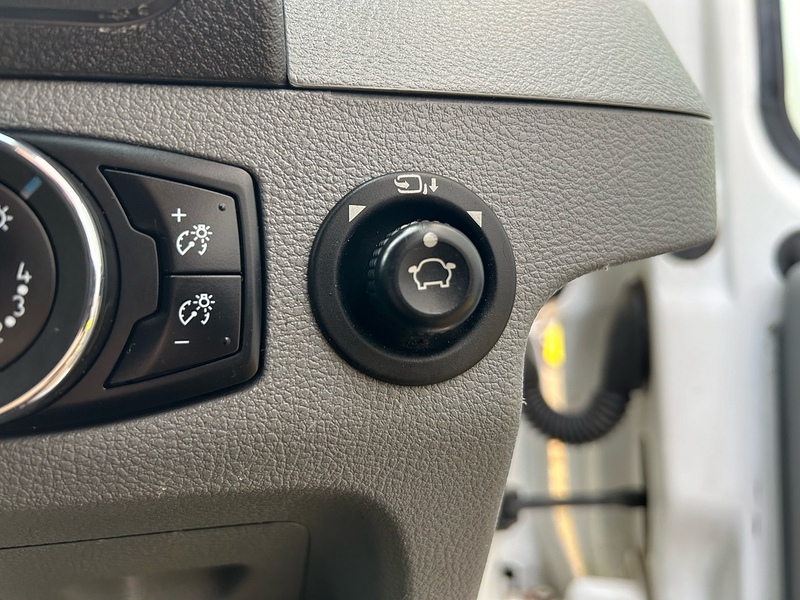 Ford 2.2 TDCi 350 HDT Trend Minibus 4dr Diesel Manual L2 H2 (196 g/km, 123 bhp)