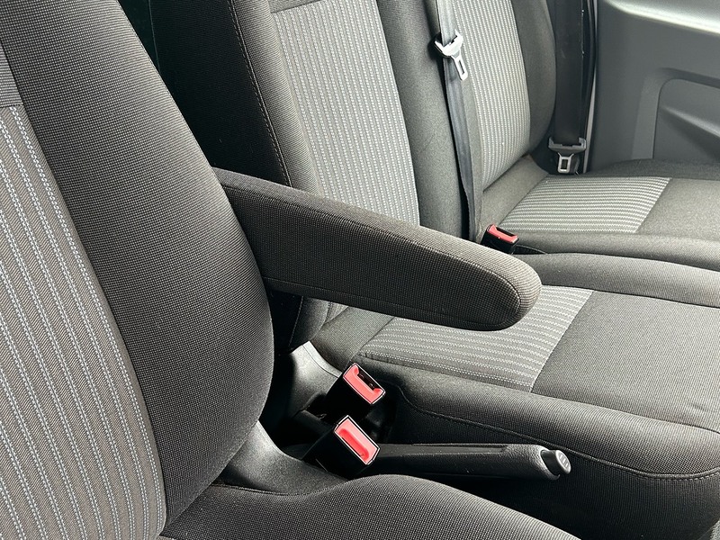 Ford 2.2 TDCi 350 HDT Trend Minibus 4dr Diesel Manual L2 H2 (196 g/km, 123 bhp)