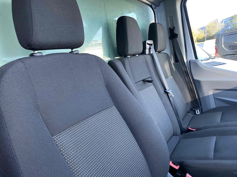 Ford 2.0 350 EcoBlue Chassis Cab 2dr Diesel Manual RWD L3 H1 Euro 6 (s/s) (130 ps) 2.0 2dr Luton Van Manual Diesel