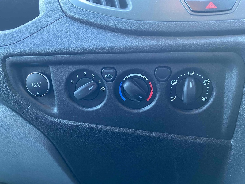 Ford 2.0 350 EcoBlue Chassis Cab 2dr Diesel Manual RWD L3 H1 Euro 6 (s/s) (130 ps) 2.0 2dr Luton Van Manual Diesel
