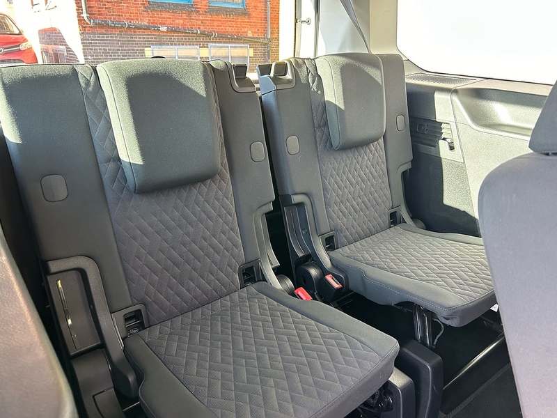 Volkswagen 2.0 TDI Life MPV 5dr Diesel DSG Euro 6 (s/s) (122 ps)