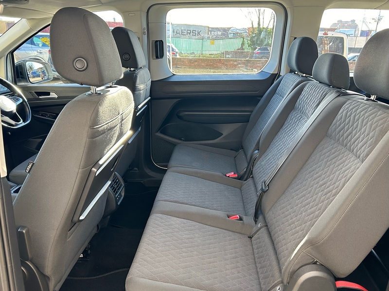 Volkswagen 2.0 TDI Life MPV 5dr Diesel DSG Euro 6 (s/s) (122 ps)