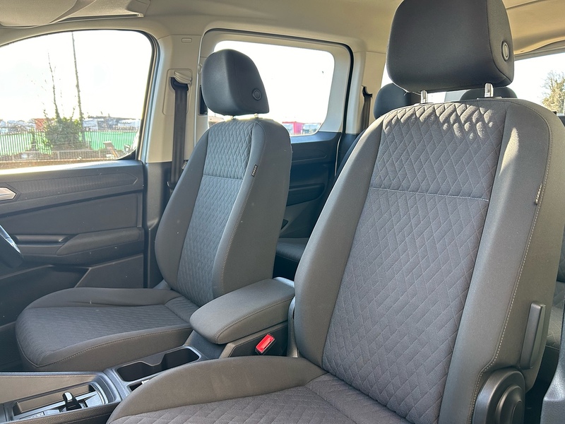 Volkswagen 2.0 TDI Life MPV 5dr Diesel DSG Euro 6 (s/s) (122 ps)