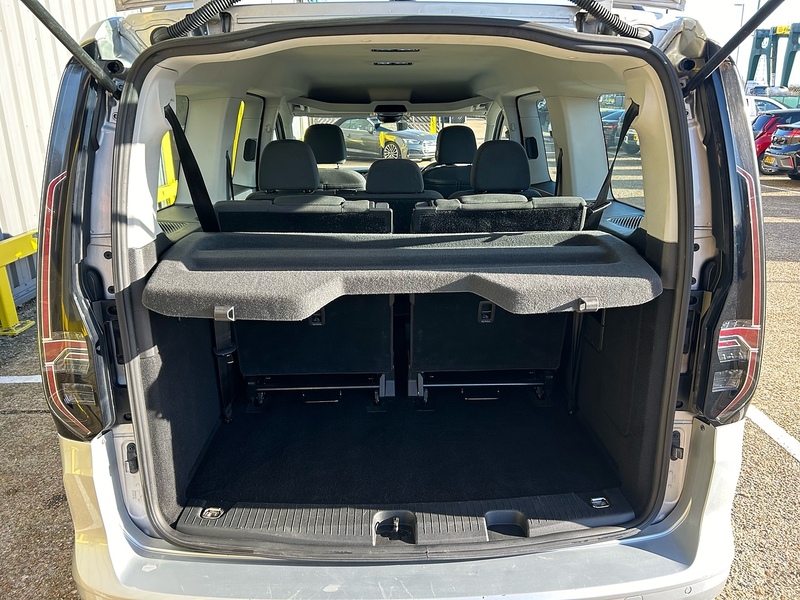 Volkswagen 2.0 TDI Life MPV 5dr Diesel DSG Euro 6 (s/s) (122 ps)