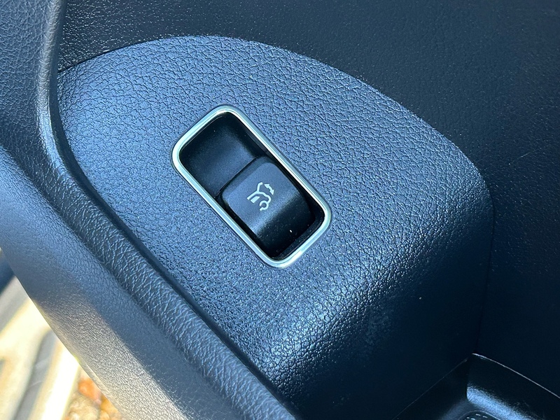 Mercedes-Benz 2.0 GLE300d AMG Line (Premium Plus) SUV 5dr Diesel G-Tronic 4MATIC Euro 6 (s/s) (245 ps)