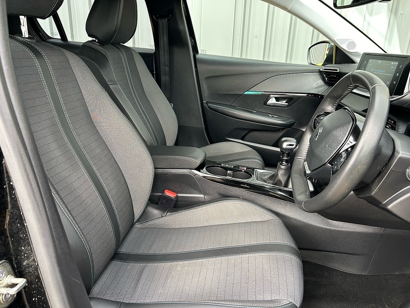 Peugeot 1.2 PureTech Allure Premium Hatchback 5dr Petrol Manual Euro 6 (s/s) (100 ps)