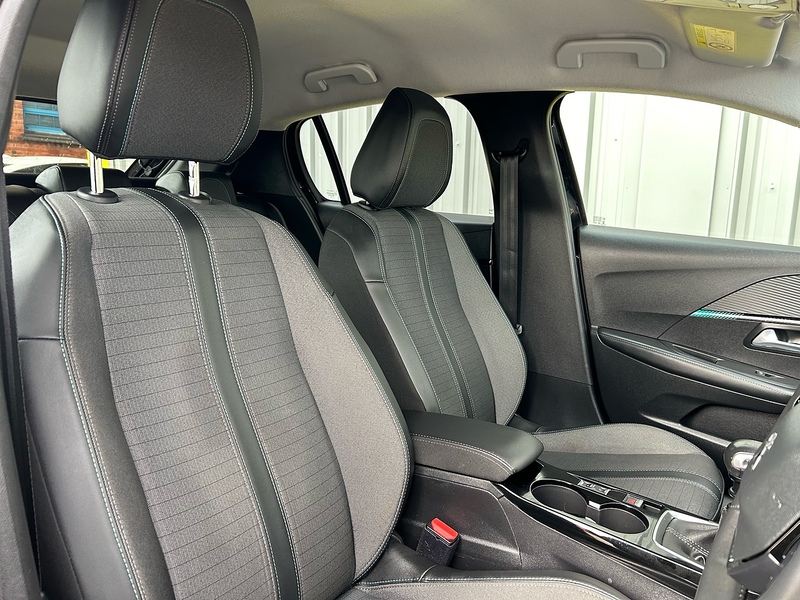 Peugeot 1.2 PureTech Allure Premium Hatchback 5dr Petrol Manual Euro 6 (s/s) (100 ps)