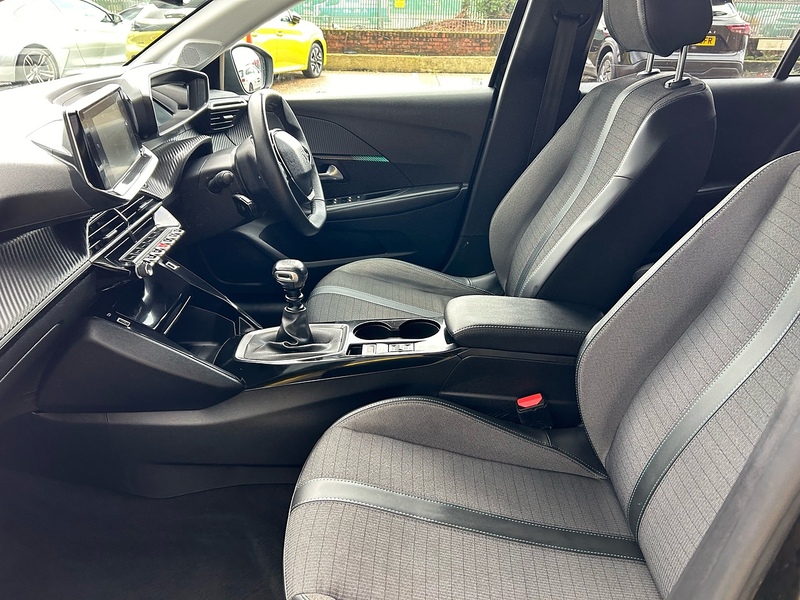 Peugeot 1.2 PureTech Allure Premium Hatchback 5dr Petrol Manual Euro 6 (s/s) (100 ps)