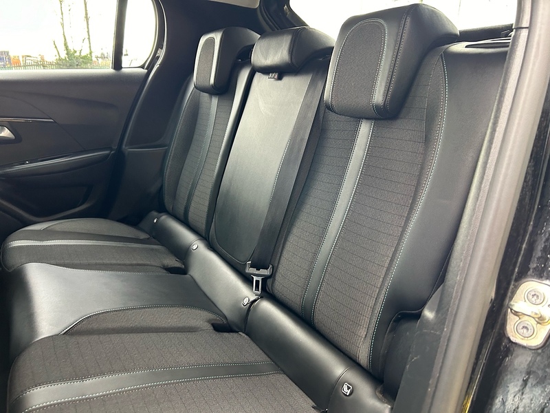 Peugeot 1.2 PureTech Allure Premium Hatchback 5dr Petrol Manual Euro 6 (s/s) (100 ps)