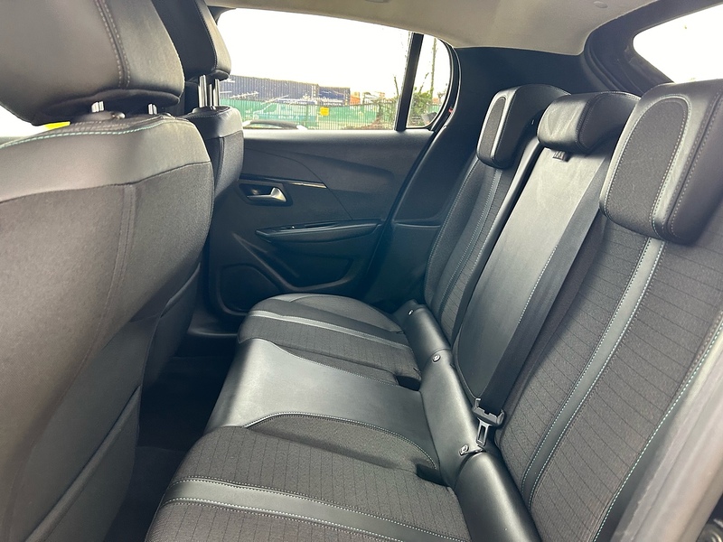 Peugeot 1.2 PureTech Allure Premium Hatchback 5dr Petrol Manual Euro 6 (s/s) (100 ps)