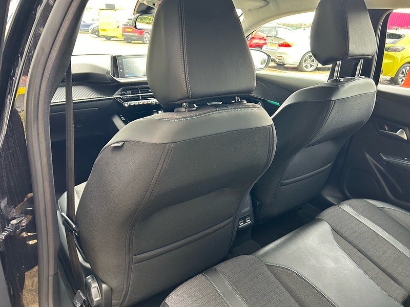 Peugeot 1.2 PureTech Allure Premium Hatchback 5dr Petrol Manual Euro 6 (s/s) (100 ps)