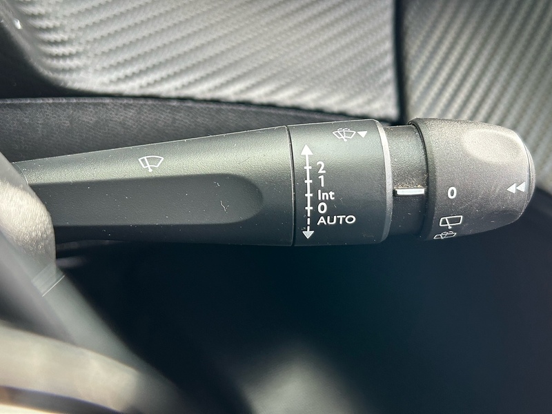 Peugeot 1.2 PureTech Allure Premium Hatchback 5dr Petrol Manual Euro 6 (s/s) (100 ps)