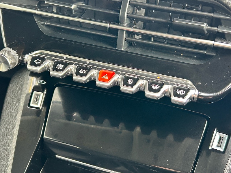 Peugeot 1.2 PureTech Allure Premium Hatchback 5dr Petrol Manual Euro 6 (s/s) (100 ps)