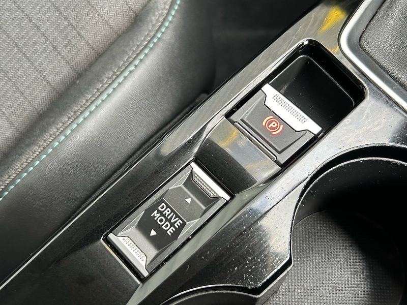 Peugeot 1.2 PureTech Allure Premium Hatchback 5dr Petrol Manual Euro 6 (s/s) (100 ps)