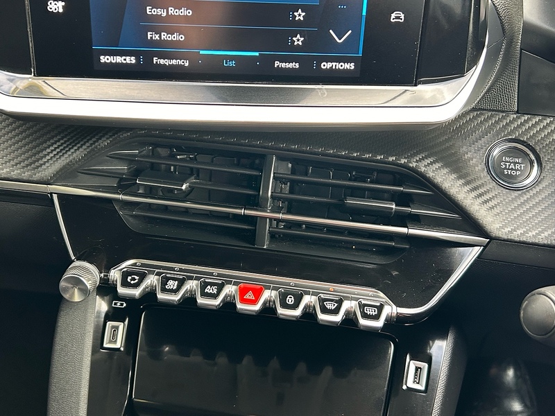 Peugeot 1.2 PureTech Allure Premium Hatchback 5dr Petrol Manual Euro 6 (s/s) (100 ps)