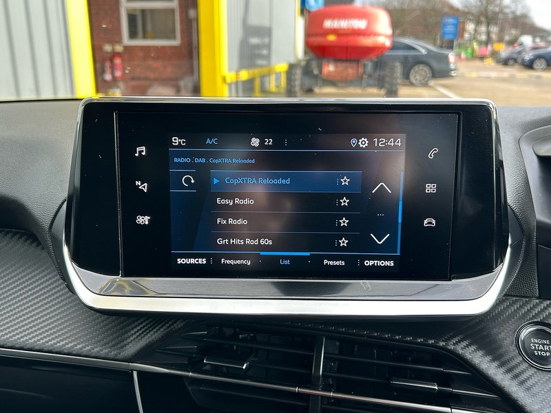 Peugeot 1.2 PureTech Allure Premium Hatchback 5dr Petrol Manual Euro 6 (s/s) (100 ps)