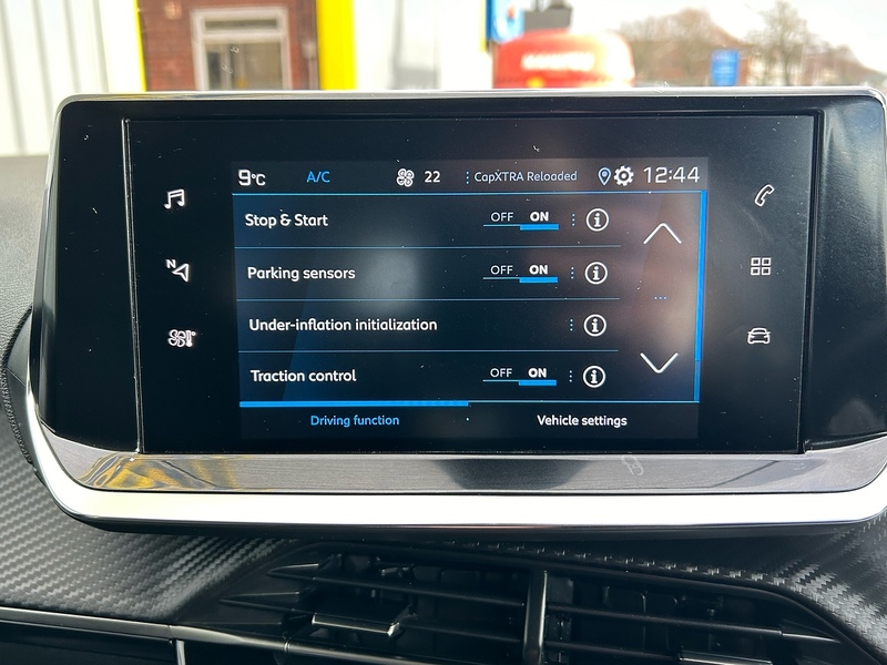 Peugeot 1.2 PureTech Allure Premium Hatchback 5dr Petrol Manual Euro 6 (s/s) (100 ps)