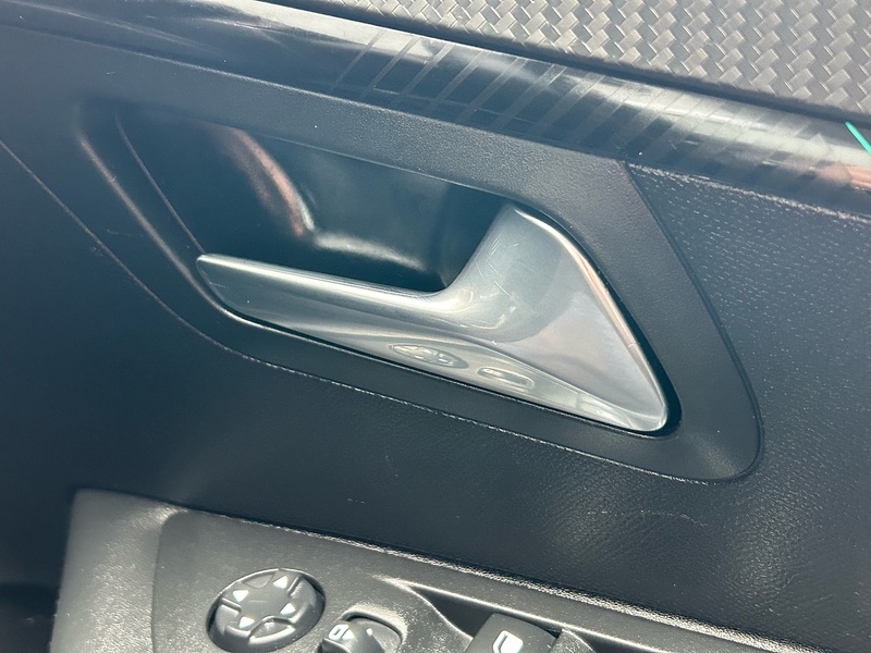 Peugeot 1.2 PureTech Allure Premium Hatchback 5dr Petrol Manual Euro 6 (s/s) (100 ps)