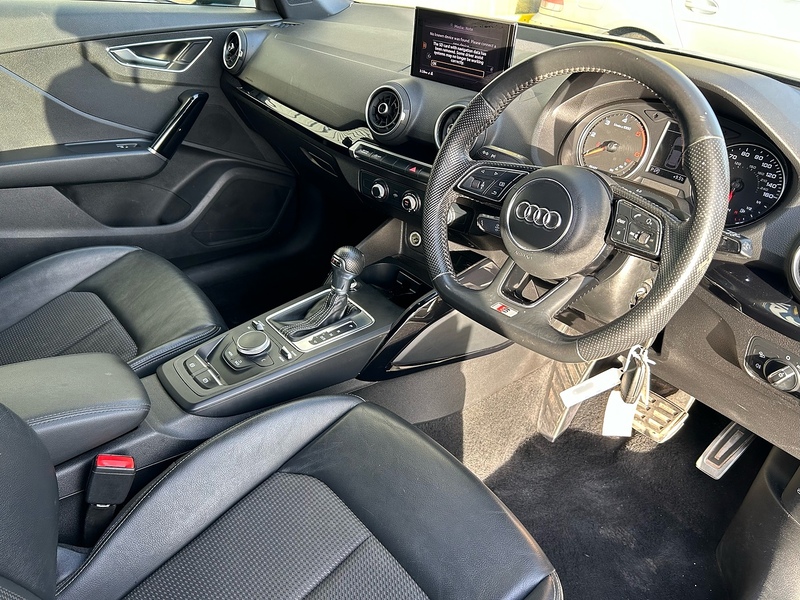 Audi 1.6 TDI 30 Black Edition SUV 5dr Diesel S Tronic Euro 6 (s/s) (116 ps)