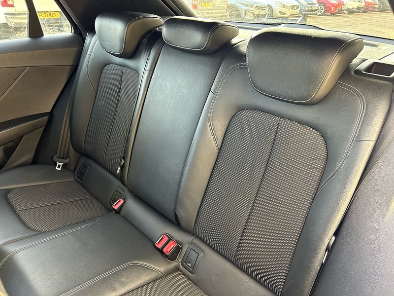 Audi 1.6 TDI 30 Black Edition SUV 5dr Diesel S Tronic Euro 6 (s/s) (116 ps)