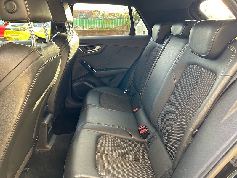 Audi 1.6 TDI 30 Black Edition SUV 5dr Diesel S Tronic Euro 6 (s/s) (116 ps)