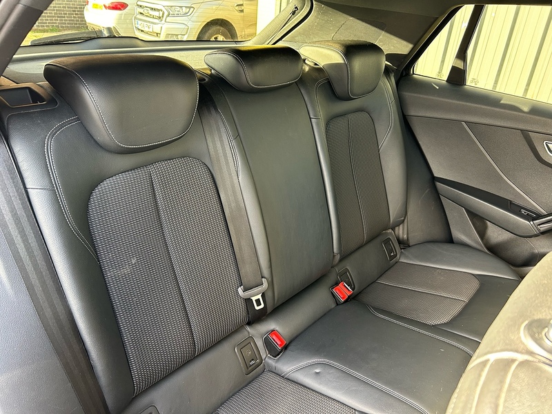 Audi 1.6 TDI 30 Black Edition SUV 5dr Diesel S Tronic Euro 6 (s/s) (116 ps)