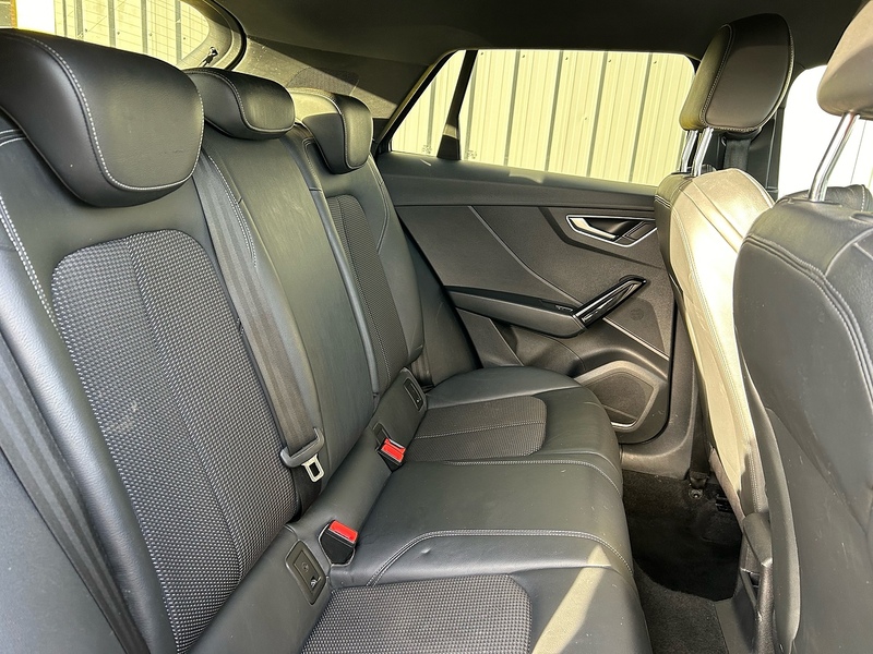 Audi 1.6 TDI 30 Black Edition SUV 5dr Diesel S Tronic Euro 6 (s/s) (116 ps)