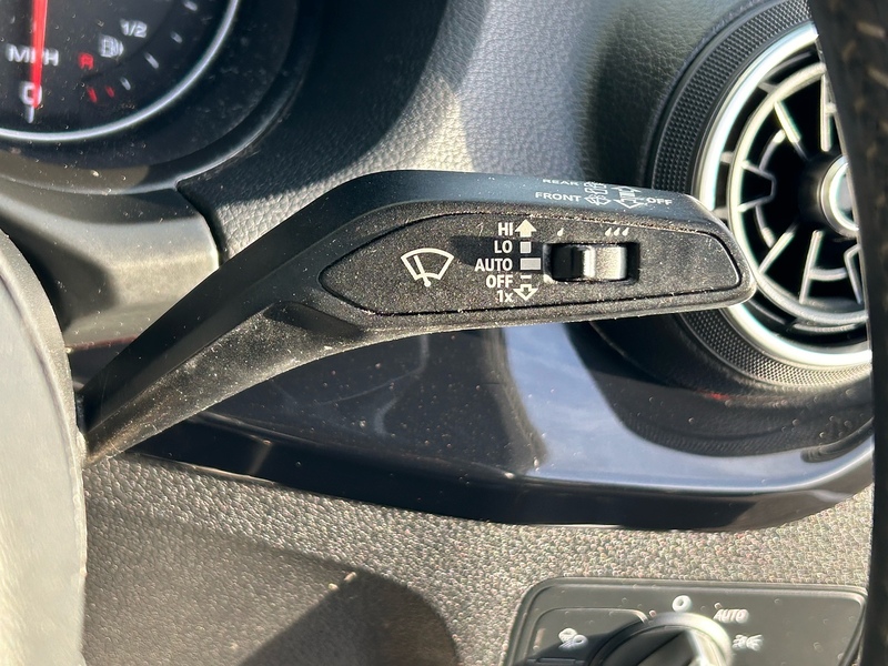 Audi 1.6 TDI 30 Black Edition SUV 5dr Diesel S Tronic Euro 6 (s/s) (116 ps)